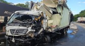 Motorista é socorrido em estado grave após colisão envolvendo dois caminhões na BR-153