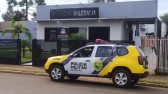 Carro bate em veículo estacionado e motorista é preso em flagrante por embriaguez