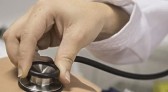 MEC suspende a criação de cursos de Medicina