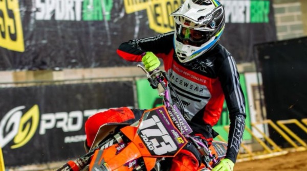 Palmense João Vitor é campeão da VX2 e da 300 Pró no Arena Velocross em Campina Grande do Sul