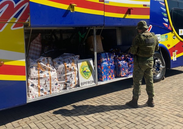 Polícia Militar apreende ônibus carregado com produtos ilegais em Barracão
