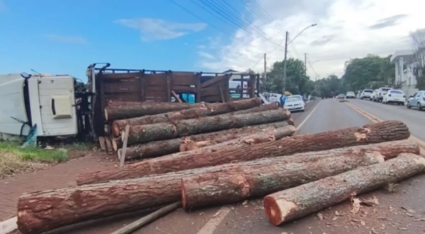 Manobra rápida de motorista evita possível tragédia no centro