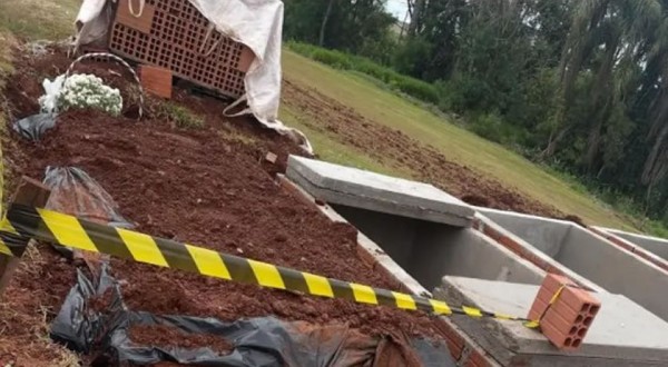 Túmulo de cemitério é encontrado violado no Dia de Finados