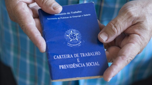 Confira as vagas de emprego disponíveis nesta terça-feira (14)