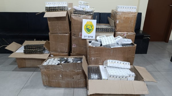 Polícia Militar apreende veículo com carga de anabolizantes avaliada em mais de dois milhões de reais na PR 483