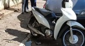 Motociclista fica ferida após colisão e motorista foge sem prestar socorro