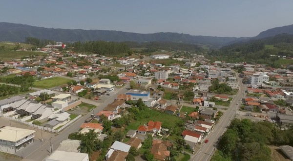 Cidade de SC escolhe novo prefeito neste domingo em eleição com auditoria internacional