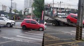 Colisão entre dois veículos é registrada no bairro Industrial