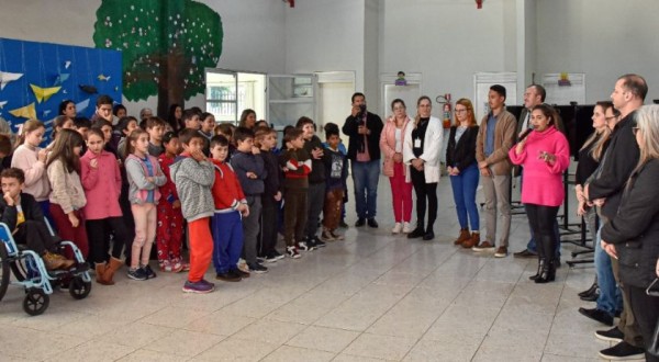 Escolas Municipais recebem equipamentos multimídia