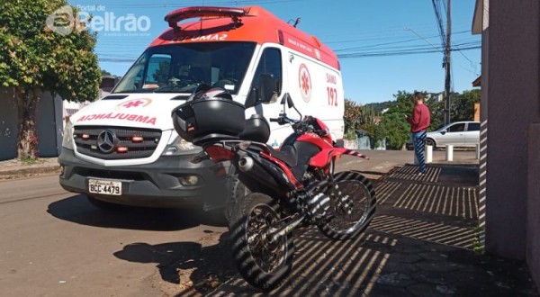 Motociclistas se ferem em acidente envolvendo duas motos