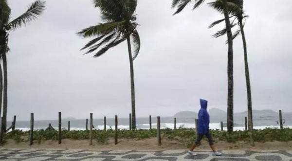 Defesa Civil divulga alerta sobre fortes rajadas de vento no Oeste de Santa Catarina