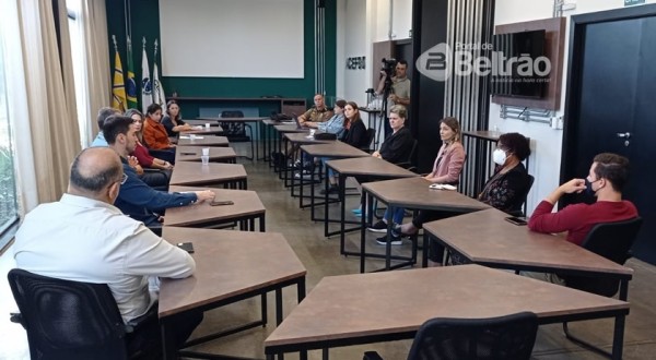 Encontro na ACEFB discute violência contra as mulheres