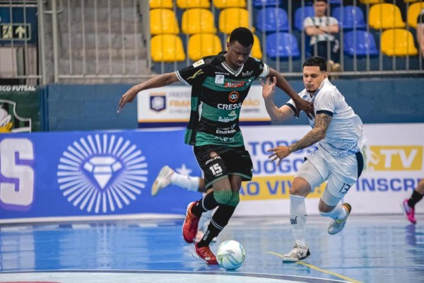 Marreco vence na estreia no Talentos LNF