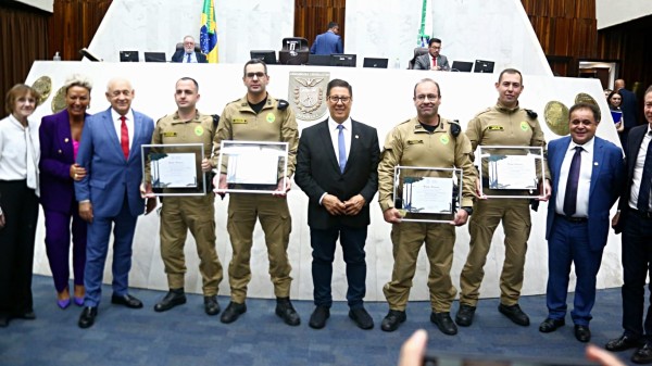 Policiais militares do 21º BPM recebem Menção Honrosa na Assembleia Legislativa