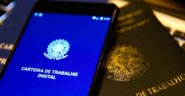 Número de pedidos de demissão bate recorde histórico em um ano