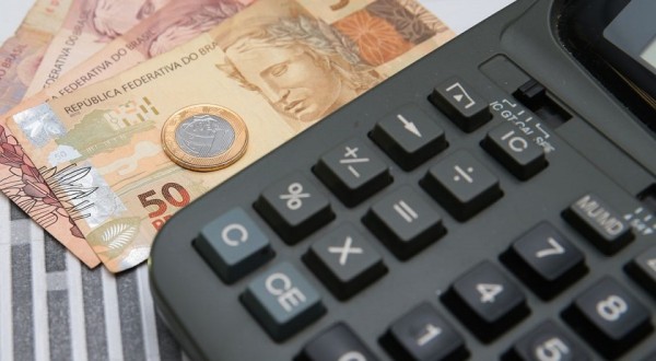 Mercado reduz previsão de crescimento da economia para 2022 no Brasil