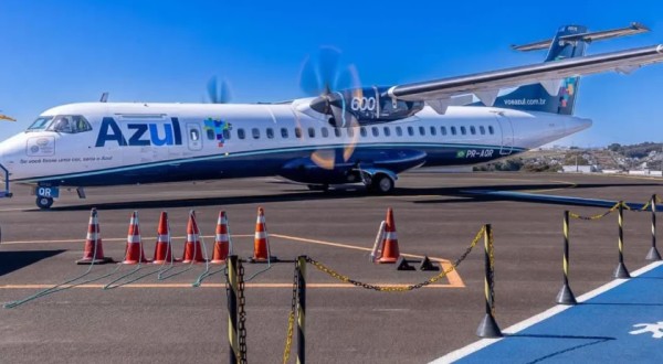 Azul suspende voos aos domingos