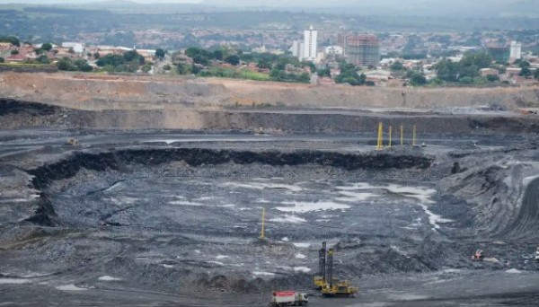 Estudo aponta irregularidade em 37% dos processos de mineração no país