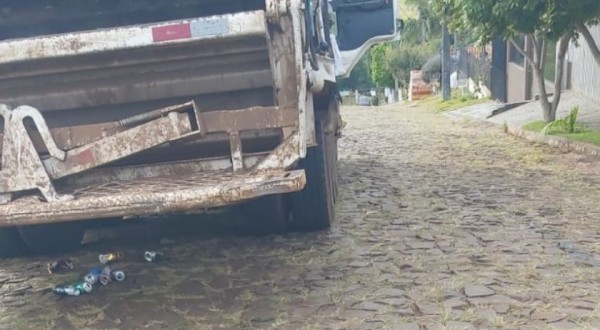 Morre trabalhador atingido por caminhão do lixo, em Pato Branco