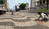 Calçadão central passa por recuperação do pavimento em petit-pavé