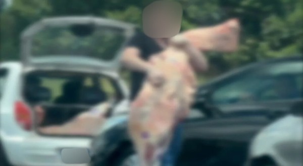 Polícia identificou 11 placas e cinco pessoas envolvidas no saque de carne