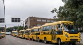 Paraná entrega 88 ônibus escolares para reforçar transporte de estudantes em 76 municípios
