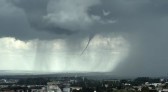 Frente fria e ciclone aumentam risco de temporais e possíveis tornados no Paraná