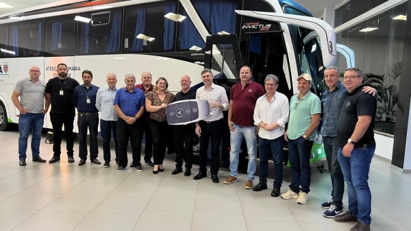 Prefeitura adquire ônibus moderno para a saúde