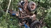 Homem de 32 anos morre após trator cair em ribanceira na PR-090, em Ventania