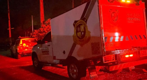 Homem de 25 anos é morto a tiros durante a madrugada