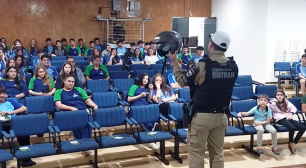 Projeto Jovem no Trânsito orienta 107 alunos em Marmeleiro