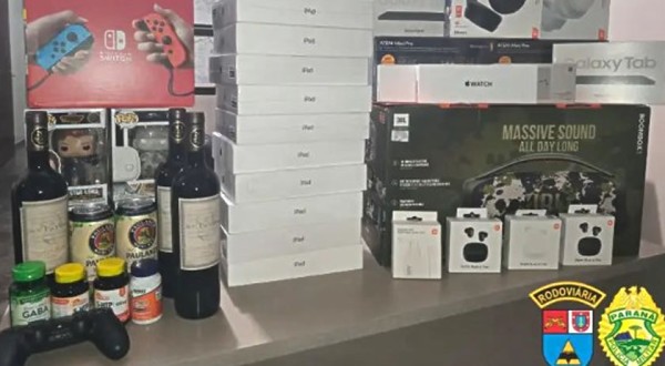 Polícia apreende iPads e eletrônicos contrabandeados em veículo na PR-182
