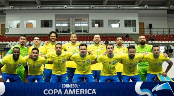 Brasil enfrenta Peru para avançar à final da Copa América de futsal