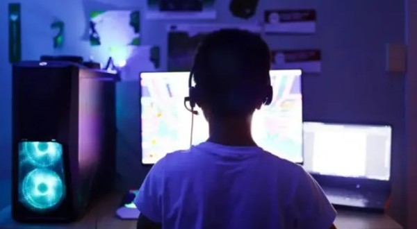 O que pode mudar com votação de projeto de proteção a crianças na internet