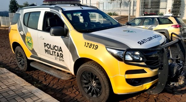 Pai fere filho com faca para evitar agressões contra ele e sua esposa