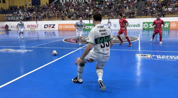 Marreco domina Palmas, vence por 3 a 0 e garante vaga direta nas quartas de final