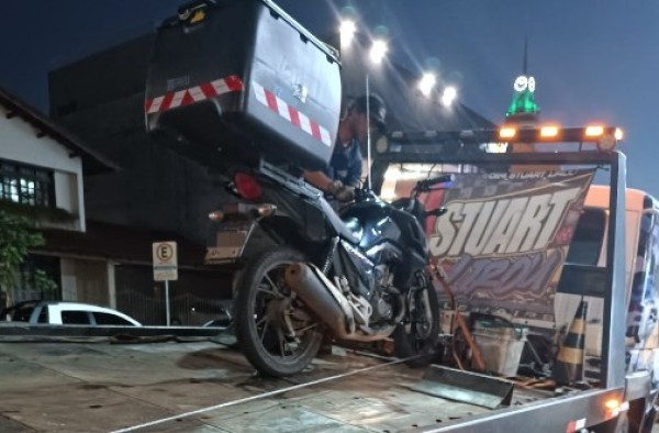Pelotão de Trânsito apreende motocicleta com mais de R$ 30 mil em multas
