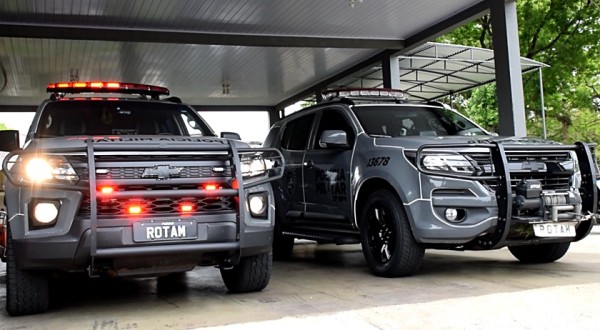 Operação da Rotam resulta em apreensão de drogas e prisão de suspeitos