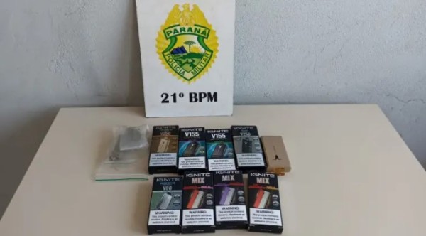 Mãe chama a polícia e amigo da filha é preso por fornecer maconha e vaper a adolescente