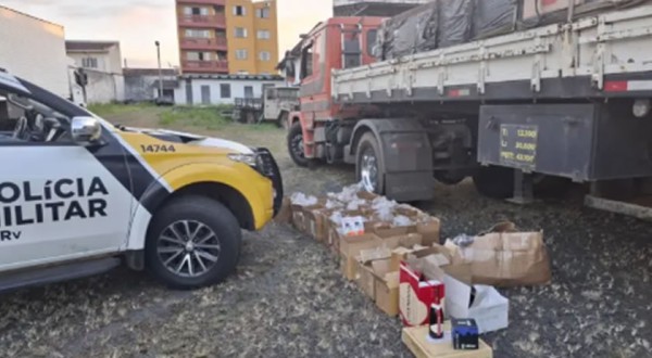 Polícia Rodoviária apreende carga milionária de cigarros e eletrônicos na BR-153