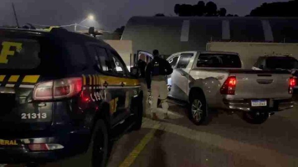 Hilux furtada por adolescente é localizado pela PRF