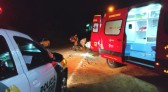 Motorista foge após bater em motociclista, que ficou gravemente ferida