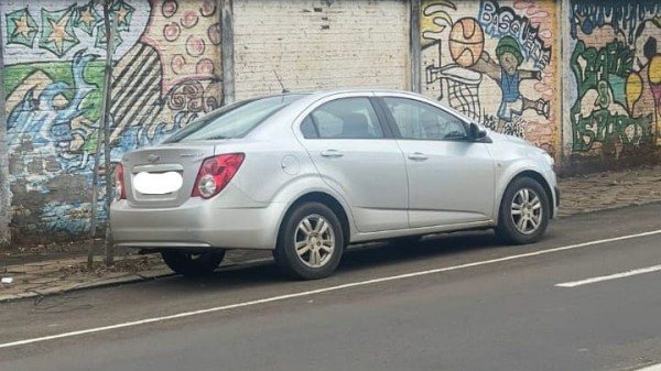Veículo com alerta de furto é recuperado pela Polícia Militar