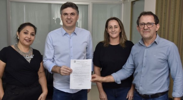 Cleber sanciona lei que cria semana sobre o autismo