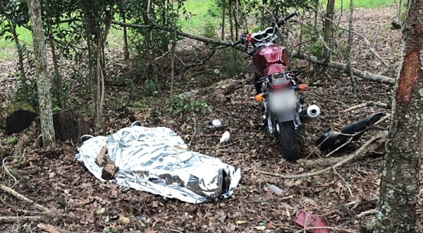 Jovem morre em saída de pista seguida de queda de moto na PR 182
