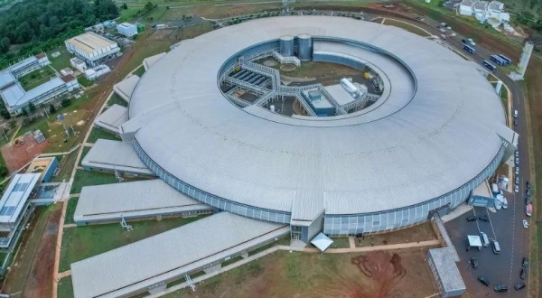 Governo lança iniciativa de R$ 1 bilhão para laboratório científico
