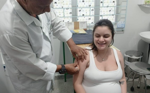 Com vacina contra o VSR para gestantes, Paraná tem queda de 83% de internamentos de bebês