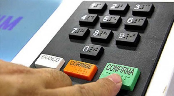Volta do voto impresso tem disputa apertada no Senado