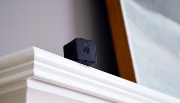 Homem é preso suspeito de instalar câmera escondida para gravar amigas no banheiro