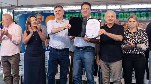 Ratinho Jr visita Beltrão, inaugura obra e assina autorização de aporte de R$10 milhões para o novo aeroporto